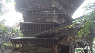 不思議な形です。