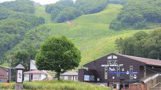 褐色の塩っぱいお湯でお肌ツルン～ツルン～なるよ～。