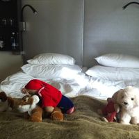 子供達の人形が可愛らしくアレンジ