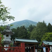 男体山。円錐型の神様。