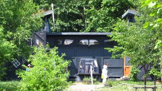 麓郷交差点からすぐ