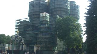 激しく補修中です