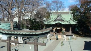 独特のリズムと言われる田村囃子の神社。近くの神川橋からの眺望もおススメ。