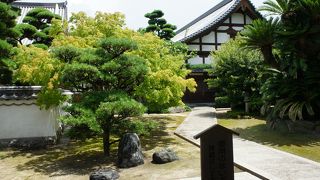 軽妙洒脱な絵画も知られる仙義梵が隠栖