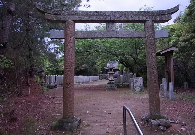 光峨嵋山護国神社