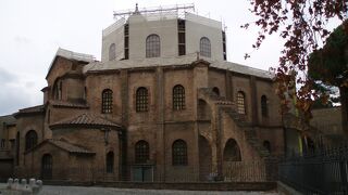 ここにはラヴェンナ・モザイク美術の傑作が・・・