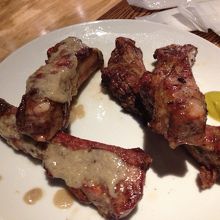 右がプレーン、左がアンチョビガーリック