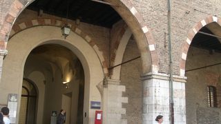 マントバの見所のひとつ　駅から歩いていけます