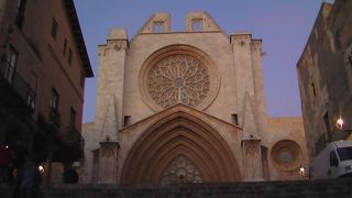 神殿跡に建てられた聖マリア教会