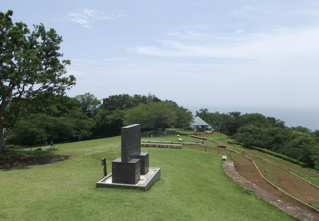 頂上展望台からの相模湾側の眺め