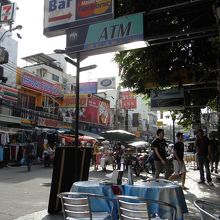 アイスクリームを食べながら。
