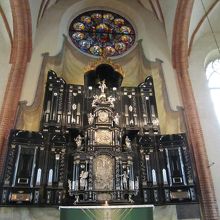 黒檀と銀の祭壇