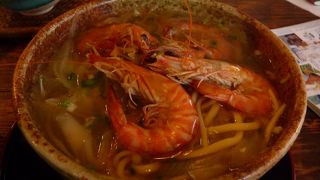 えびと野菜たっぷりのそば