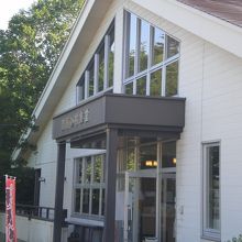 これが食堂の建物です。