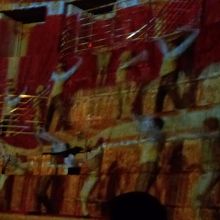 キャバレーのシーン