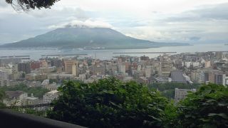 夜景が綺麗そうですが、夜道が暗いです
