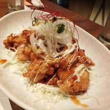 唐揚げ（小）。唐揚げというより鶏南蛮ですね。