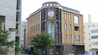 日本一の大きさを誇る振子型時計で～す。