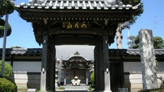 シンプルな寺院