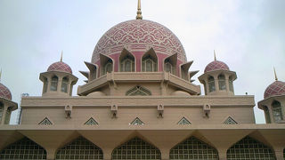 ピンクでかわいいモスク。おすすめ！