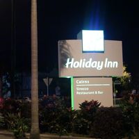 夜の外観（看板）