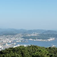 部屋から佐世保湾・造船所を一望