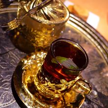 イラン茶。モロッコ風ミント･ティーにも近いです。