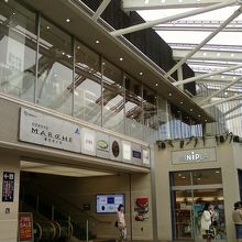 いつも明るい採光が。