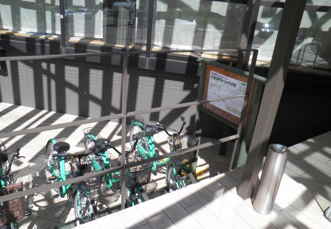 ニセコの緑色の自転車