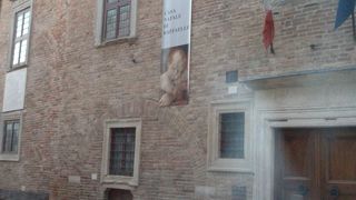 中世の住居の雰囲気を体感できる博物館です