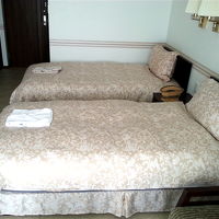 お部屋は新しく、非常に清潔です。