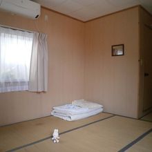 部屋です。和室です。エアコン付きです。