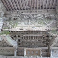 みごとな彫り物