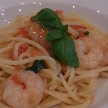 小エビとトマトのパスタ
