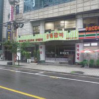 ホテル前の焼肉屋