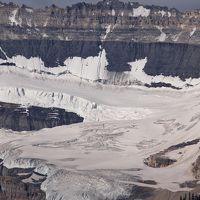 氷河のドアップ（望遠レンズで撮影）