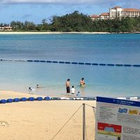 ホテル前のビーチです