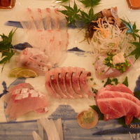 夕食の刺身もりあわせ。