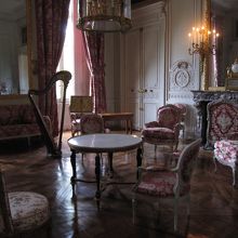 プチトリアノンのお供の間