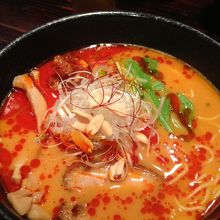 担々麺。辛くない。スープがぬるかった。