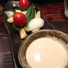 バーニャカウダはどちらかというとチーズフォンデュ
