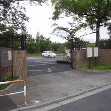 無料駐車場　普通11台（身障者用2台含む）