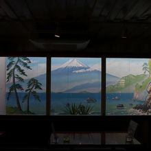 銭湯裏のBarから眺める富士