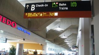 初ドイツ空港はケルン・ボン空港。ここからギリシア クレタ島へ