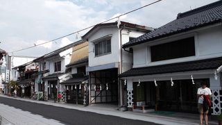 なまこ壁の蔵造りの・・・