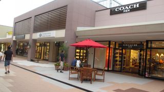 増築して内容が充実したアウトレット