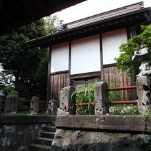 拝殿と本殿ある本格派・・小さいですが