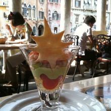 良く見るとﾐｯｷｰが♪