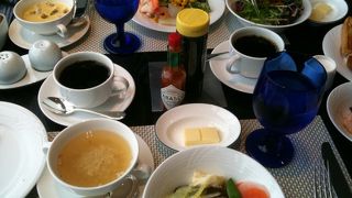 ランチサラダバーがお勧め