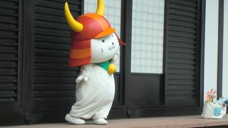 ヒコニャン現れる